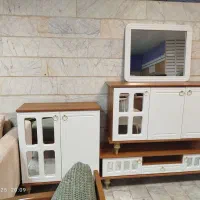 جاکفشی، میز تی وی، آینه و کنسول