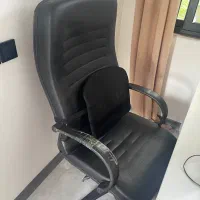 میز تحریر و کامپیوتر صندلی