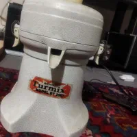 یک عدد آب میوه گیری تمام آلومنیوم