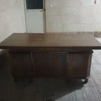 میز مدیریت با چوب گردو قدیمی و سالم