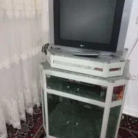 تلوزیون و میز