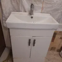 روشویی با کابین و اینه و شیر