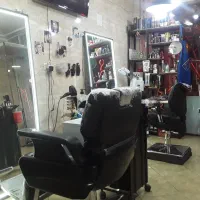 شاگرد یا همکار ارایشگر آقا