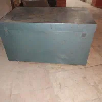 صندوق آهنی تمیز در حد