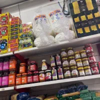 همکار مغازه سوپر مارکت