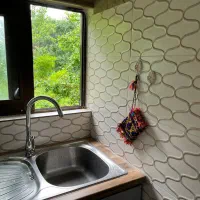 کلبه جنگلی|اجارهٔ کوتاهمدت ویلا و باغ|لاهیجان, آهندان|دیوار