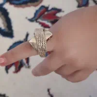 انگشتر زیبا