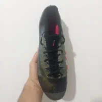 استوک دست دو کلا دوبار پا خورده