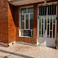 درب حیاط ، درب حال و دو عدد پنجره