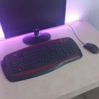 کامپیوتر|رایانه رومیزی|برخوار, |دیوار