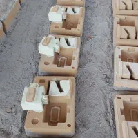 چند کارگر جهت کاردر کارگاه ریخته گری