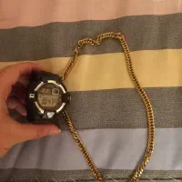 ساعت و گردنبند