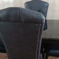 میز ناهار خوری چهار نفره و زیر تلویزیونی