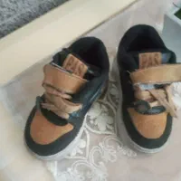 کفش بچگانه اسپرت رنگ سال شیک سایز ۲۴