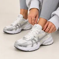 کتونی نایک وی تو کی V2K سفید نقره ای کاملا رانینگ
