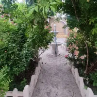 اجاره روزانه همکف حیاط اختصاصی واقع در سپاهان شهر