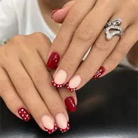 کاشت ناخن خدمات ناخن