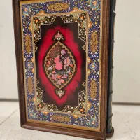 قرآن نفیس سروش با قاب چوبی