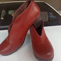 کفش زنانه نیم ساق تمام چرم و نو سایز 38