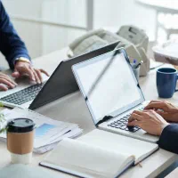 استخدام مدرس زبان و منشی درآموزشگاه کامپیوتر وزبان