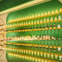 کارمند فروش پرفیوم عطر و ادکلن