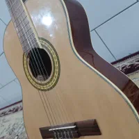 فروش گیتار|گیتار، بیس، امپلیفایر|بروجن, |دیوار