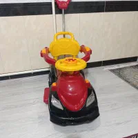 ماشین کودک|اسباب‌بازی بچه|میانه, |دیوار