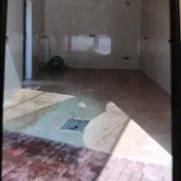 یک-باب-مغازه-تجاری-و-350-متر-4-دیواری-در-پشت-مغازه
