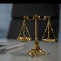 وکیل ( کارآموز وکالت )