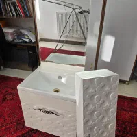 روشویی و آینه و باکس