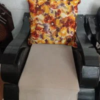 یک سرویس مبل ۸ نفره تمیز و شیک|مبلمان خانگی و میز عسلی|شیراز, گل سرخ|دیوار