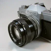 دو عدد دوربین قدیمی کنون