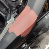 نقاش ماهر موتورسیکلت و ماشین