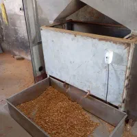 دستگاه بادام شکن