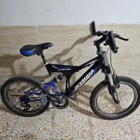 دوچرخه شماره ۲۰و تعدادی ق ن ا ر ی|دوچرخه، اسکیت، اسکوتر|حمیدیا, |دیوار