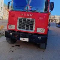 ماک بی دماغ همه را با کفی