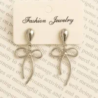 گوشواره پاپیون