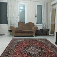 هم خونه خانم جهت کمک ب کارای خانه