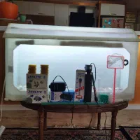 اکواریوم بزرگ با تمام وسایل