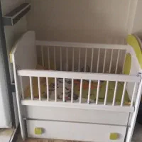 تخت کنار مادر به همراه تشک
