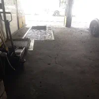 به یک کارگر نیازمندم