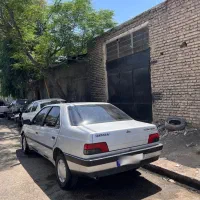 پژو۴۰۵مدل۹۲ یه گلگیر رنگ بدون افتاب سوختگی