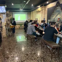 سری زن قهوه خانه