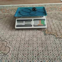 ترازوی دیجیتال به فروش گذاشتم