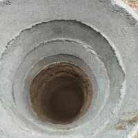 چاه کن میخوام کارکن باشه واسه کندن چاه درزمین