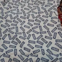 هودی بزرگ|لباس|کارون, |دیوار