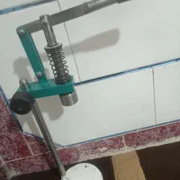 تشتک زن سر بطری
