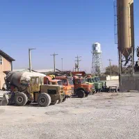 راننده تریلی کمپرسی برای حمل ماسه