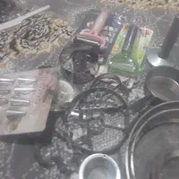 مقداری لوازم قنادی بفروش میرسد