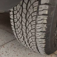 لاستیک کی ام سی تی ۸فابریکی265/60/18